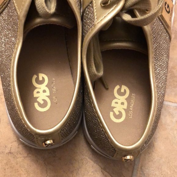 Guess Shoes - Picture 6 of 7